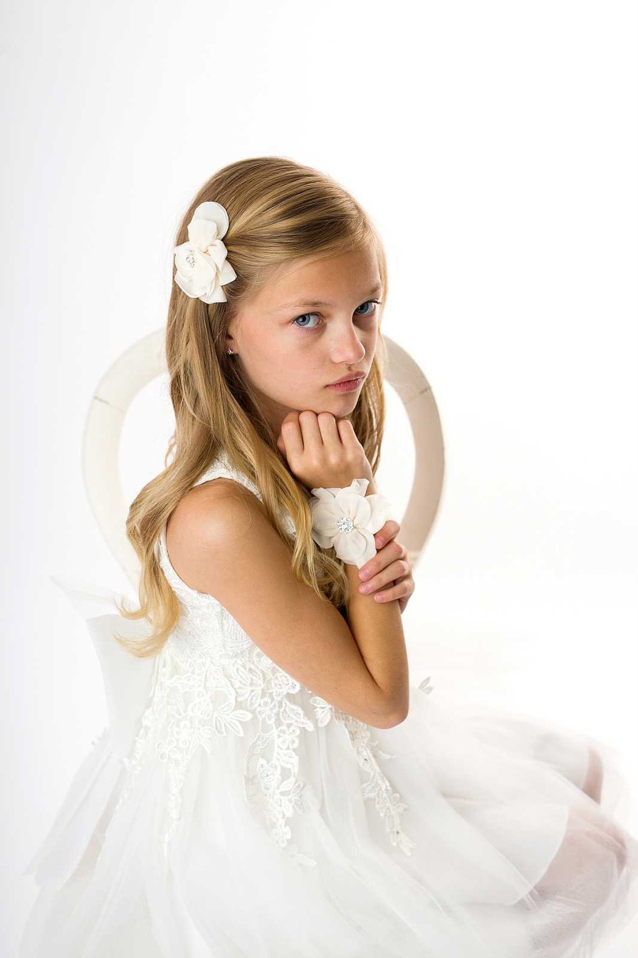 Girls Cute Cute | Chiffon Ivory Flower With Rhinestone On A Soft Lace Bracelet