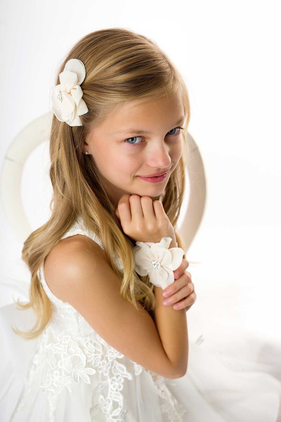 Girls Cute Cute | Chiffon Ivory Flower With Rhinestone On A Soft Lace Bracelet