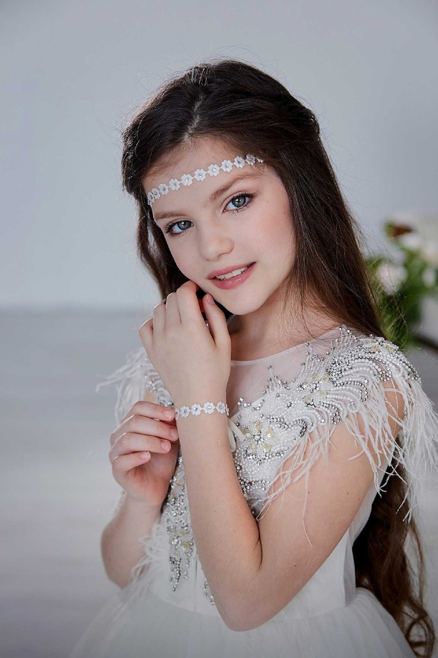 Girls Cute Cute | Beautiful White Satin Flowers Hand Decorated With Individual Diamant Bracelet